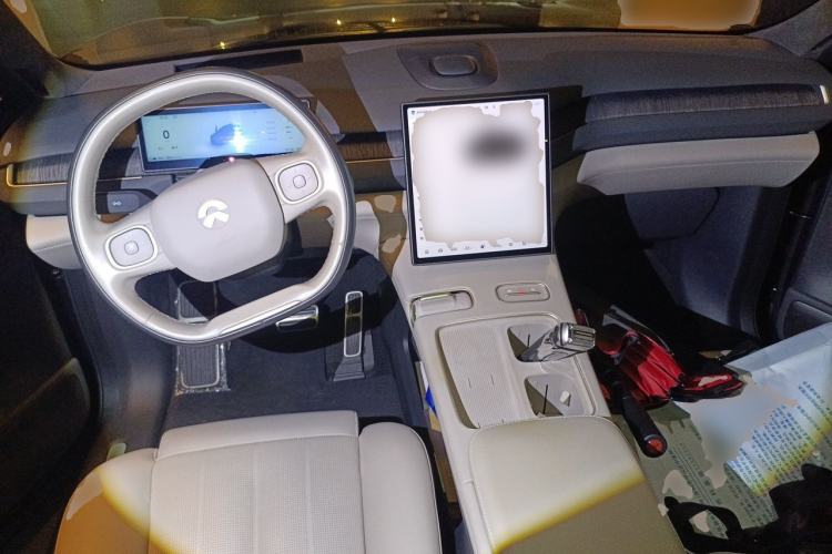 Used Nio ES8 2023 75 kWh Executive Edition Center Console