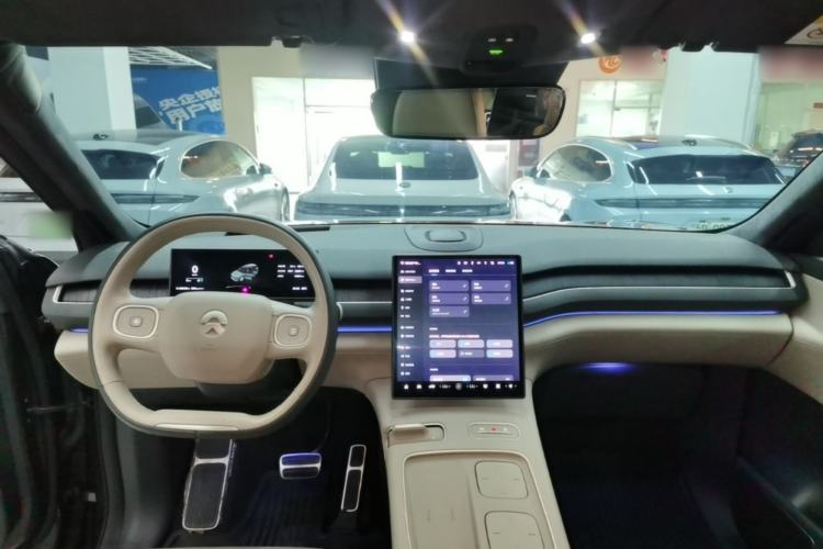 Used Nio ES8 2023 100kWh Executive Edition Center Console