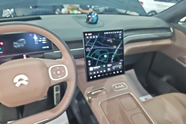 Used Nio ES8 2023 75 kWh Executive Edition Center Console