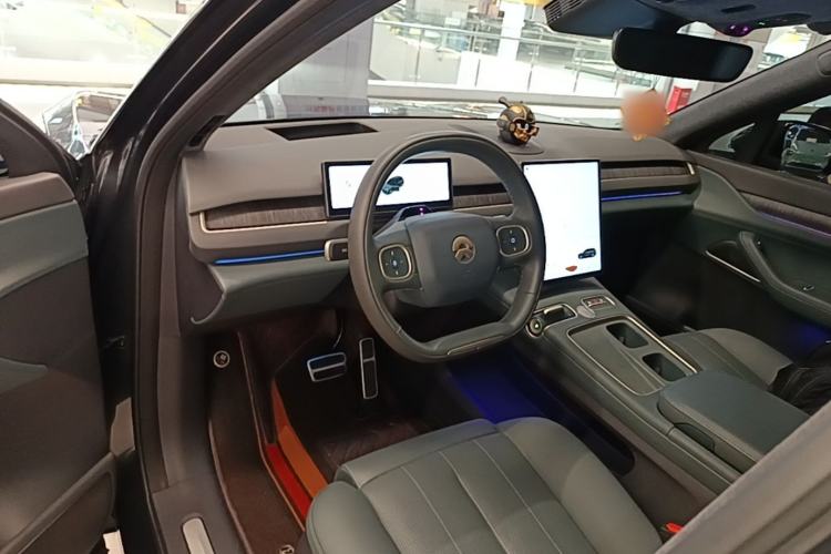 Used Nio ES8 2023 100kWh Signature Edition Center Console