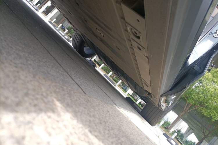 Used Nio ES8 2023 75 kWh Executive Edition Chassis Front Left