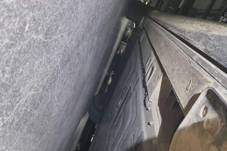 Used Nio ES8 2023 75 kWh Chassis Front Right