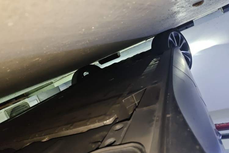 Used Nio ES8 2023 100kWh Signature Edition Chassis Rear Left