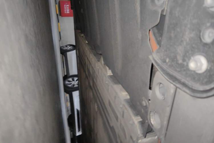 Used Nio ES8 2023 75 kWh Chassis Rear Right