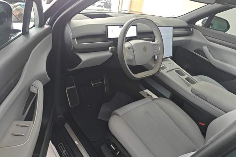 Used Nio ES8 2023 75 kWh Executive Edition Driver Seat