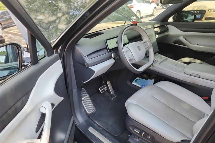 Used Nio ES8 2023 75 kWh Driver Seat