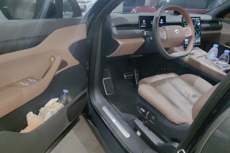 Used Nio ES8 2023 75 kWh Driver Seat