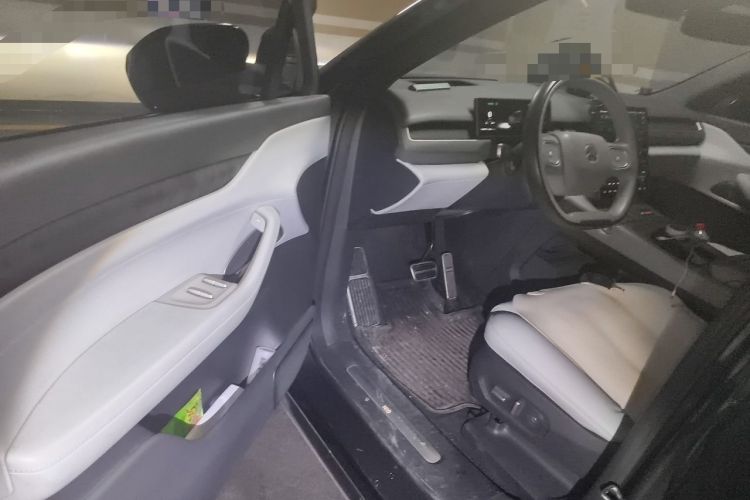 Used Nio ES8 2023 75 kWh Driver Seat