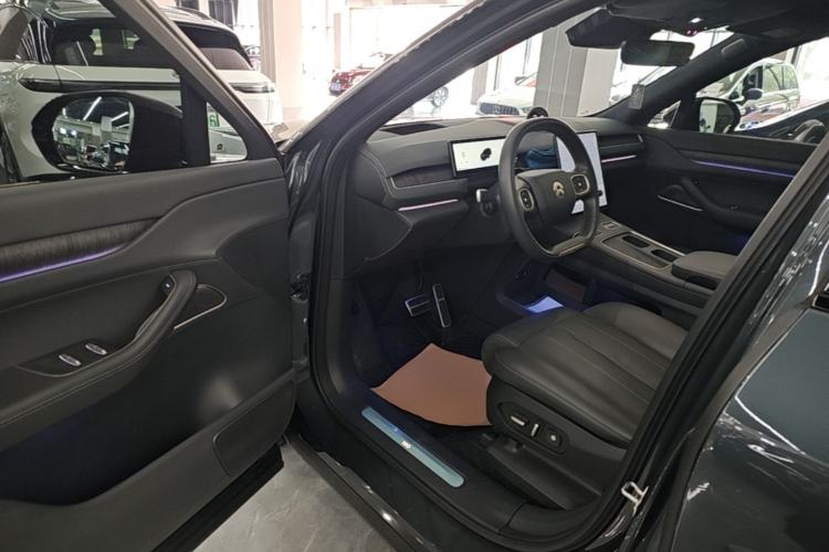 Used Nio ES8 2023 75 kWh Executive Edition Driver Seat