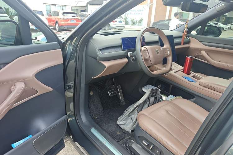 Used Nio ES8 2023 75 kWh Executive Edition Driver Seat
