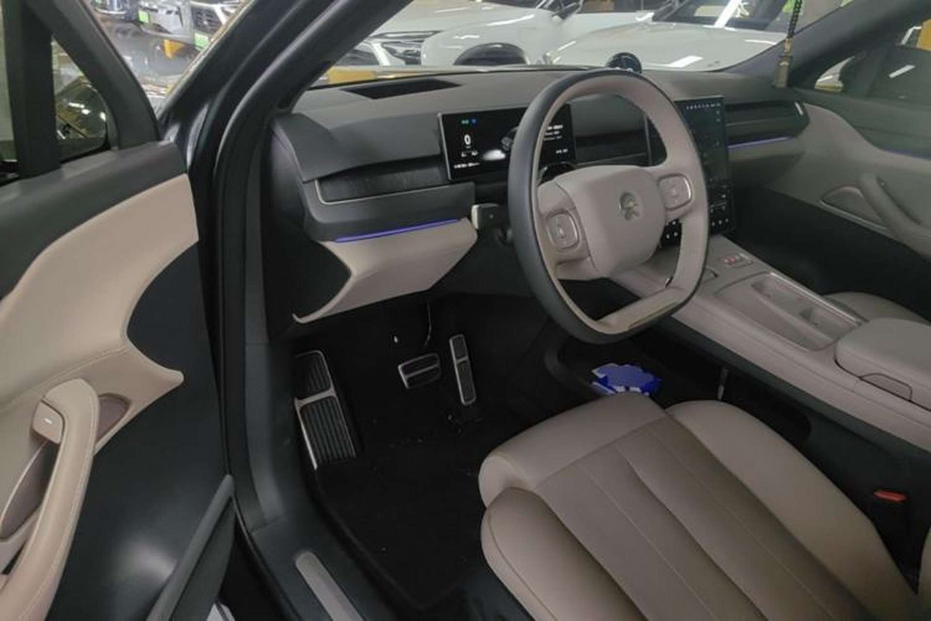 Used Nio ES8 2023 75 kWh Executive Edition Driver Seat