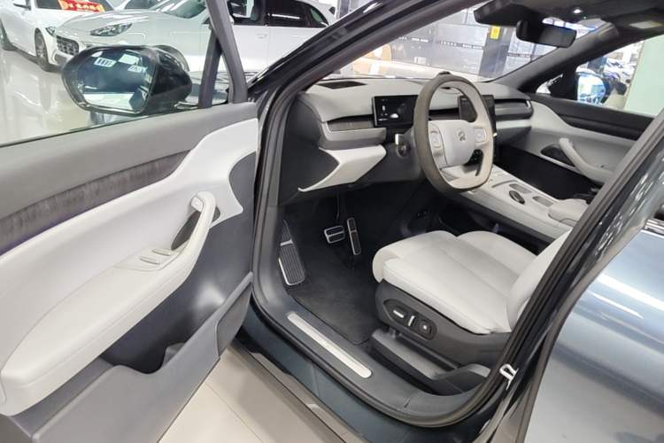 Used Nio ES8 2023 75 kWh Driver Seat