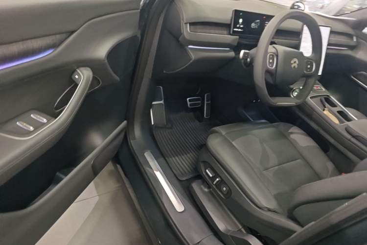 Used Nio ES8 2023 75 kWh Driver Seat