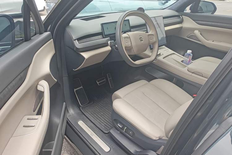 Used Nio ES8 2023 100kWh Executive Edition Driver Seat