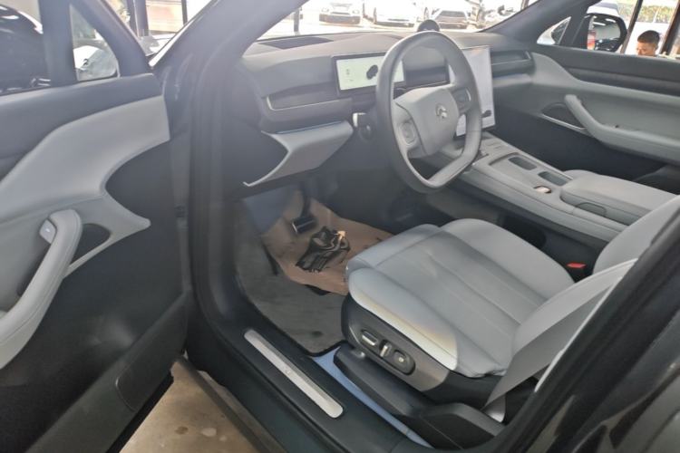 Used Nio ES8 2023 75 kWh Executive Edition Driver Seat