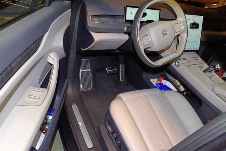 Used Nio ES8 2023 75 kWh Executive Edition Driver Seat