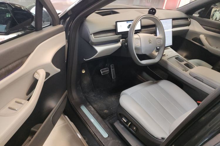 Used Nio ES8 2023 75 kWh Driver Seat