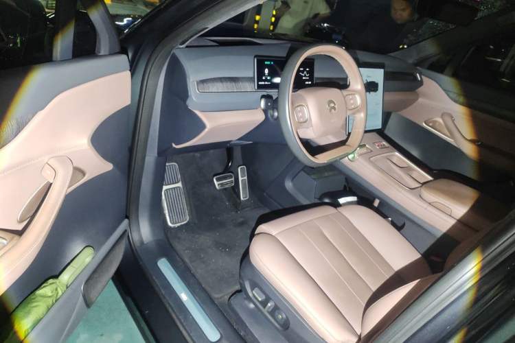 Used Nio ES8 2023 75 kWh Executive Edition Driver Seat