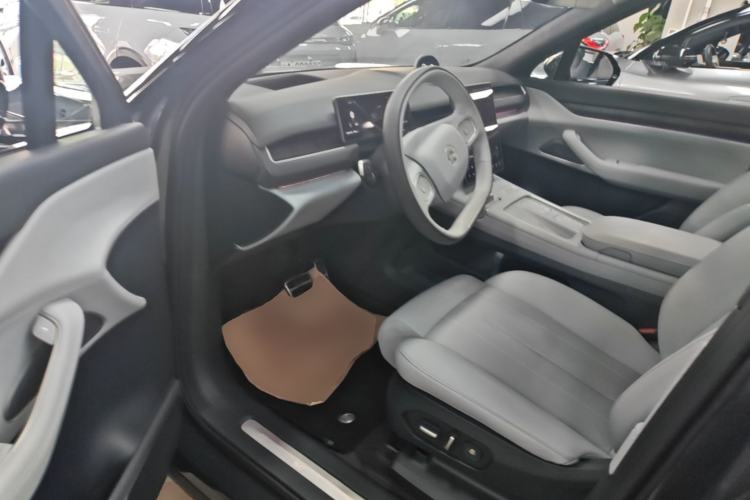 Used Nio ES8 2023 75 kWh Driver Seat