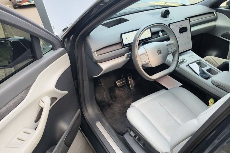 Used Nio ES8 2023 75 kWh Driver Seat