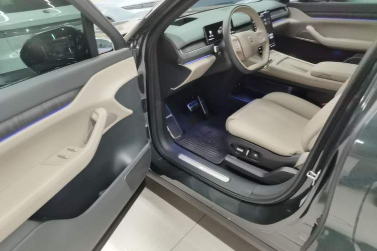 Used Nio ES8 2023 100kWh Executive Edition Driver Seat