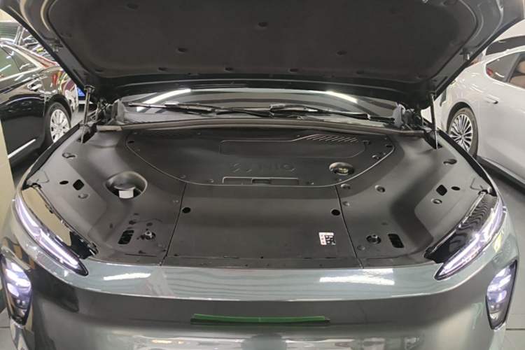 Used Nio ES8 2023 75 kWh Engine Bay