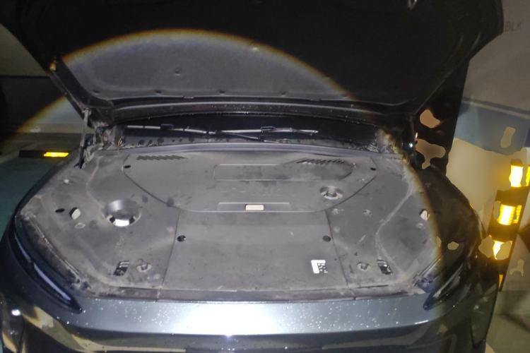 Used Nio ES8 2023 75 kWh Executive Edition Engine Bay