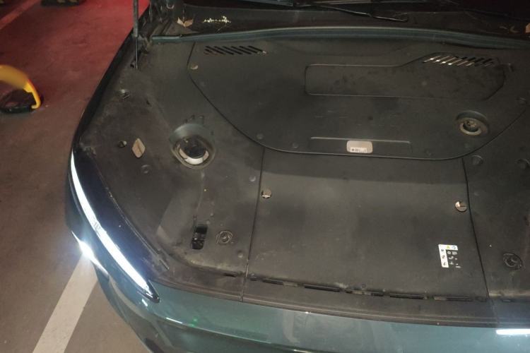 Used Nio ES8 2023 75 kWh Executive Edition Engine Bay Right