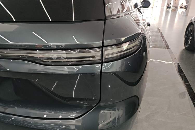 Used Nio ES8 2023 75 kWh Executive Edition Exterior 3