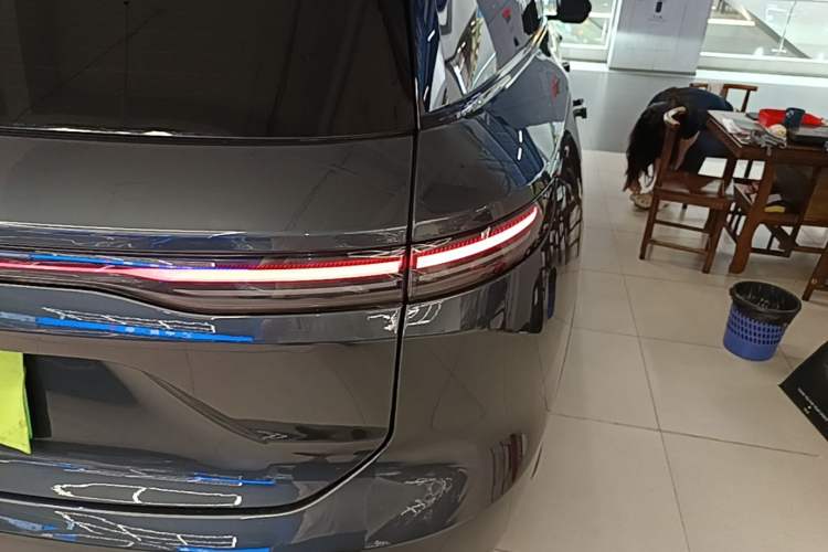 Used Nio ES8 2023 100kWh Signature Edition Exterior 3