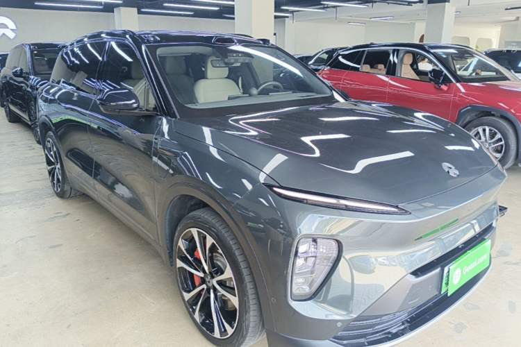 Used Nio ES8 2023 100kWh Signature Edition Front Right 45 Deg