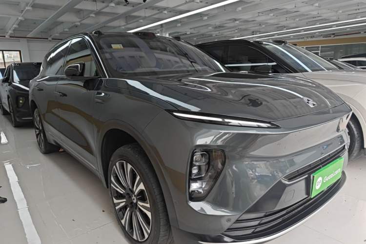 Used Nio ES8 2023 75 kWh Executive Edition Front Right 45 Deg