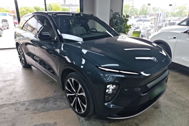Used Nio ES8 2023 100kWh Signature Edition Front Right 45 Deg