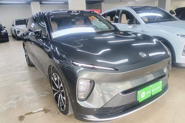 Used Nio ES8 2023 100kWh Front Right 45 Deg