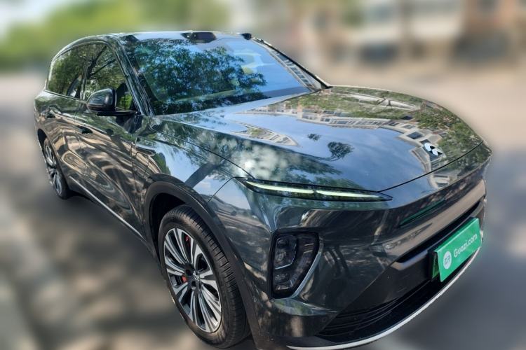 Used Nio ES8 2023 75 kWh Front Right 45 Deg