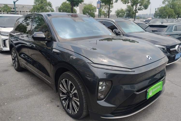 Used Nio ES8 2023 75 kWh Front Right 45 Deg