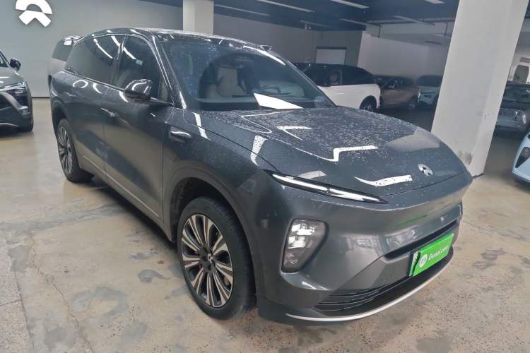 Used Nio ES8 2023 100kWh Front Right 45 Deg