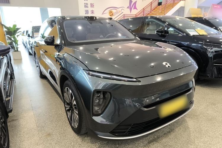 Used Nio ES8 2023 75 kWh Executive Edition Front Right 45 Deg