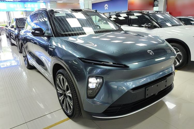 Used Nio ES8 2023 75 kWh Front Right 45 Deg