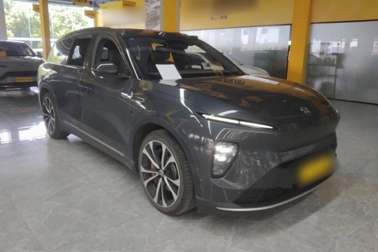 Used Nio ES8 2023 100kWh Signature Edition Front Right 45 Deg