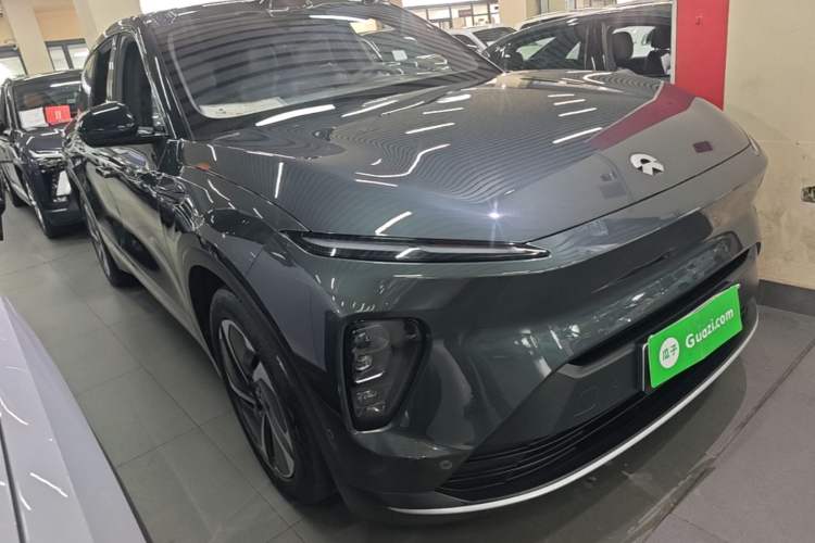 Used Nio ES8 2023 75 kWh Front Right 45 Deg