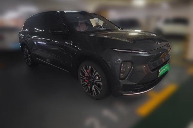 Used Nio ES8 2023 75 kWh Front Right 45 Deg