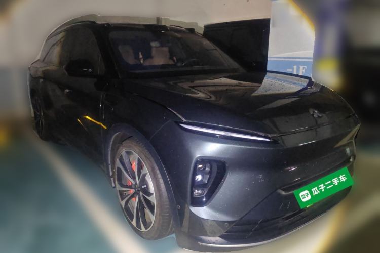 Used Nio ES8 2023 75 kWh Executive Edition Front Right 45 Deg