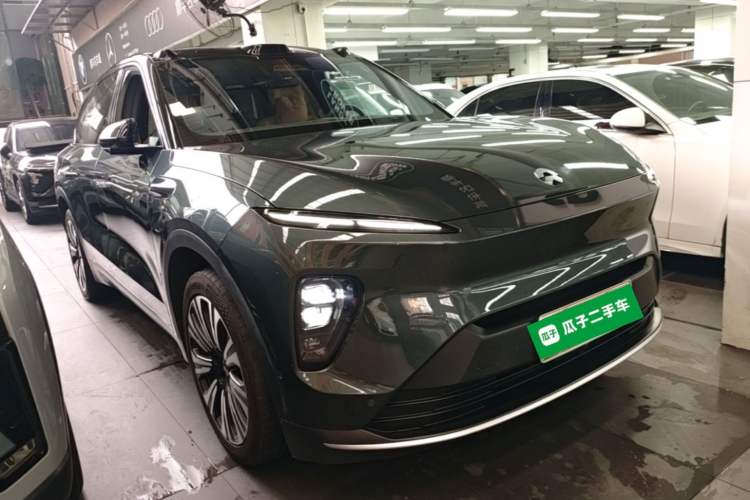 Used Nio ES8 2023 75 kWh Front Right 45 Deg