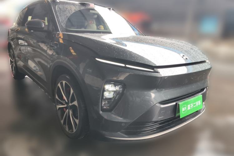 Used Nio ES8 2023 75 kWh Executive Edition Front Right 45 Deg