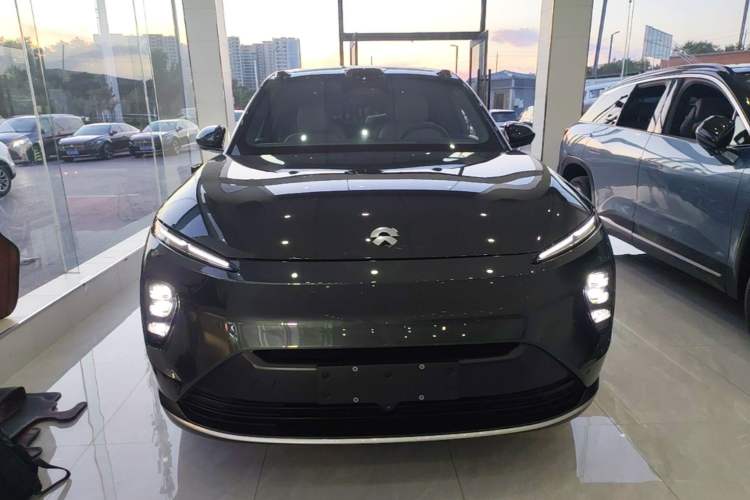Used Nio ES8 2023 75 kWh Front
