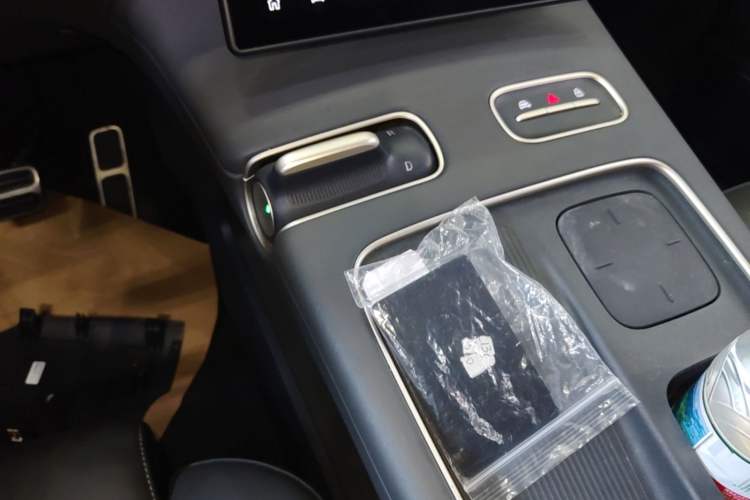 Used Nio ES8 2023 100kWh Signature Edition Gear Lever