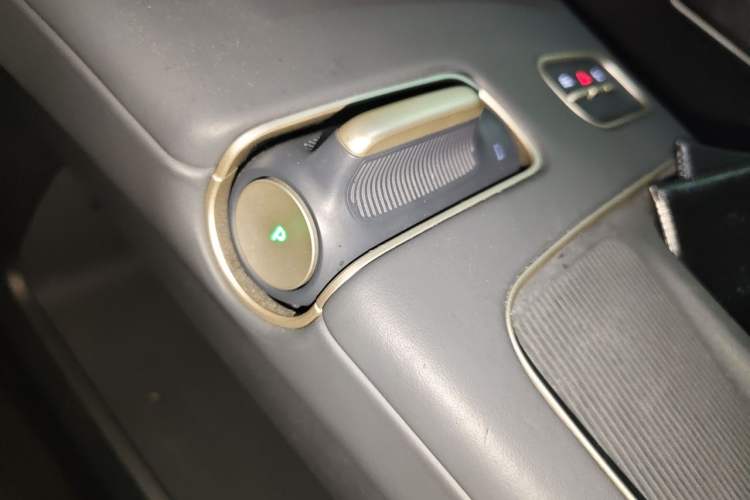 Used Nio ES8 2023 100kWh Signature Edition Gear Lever