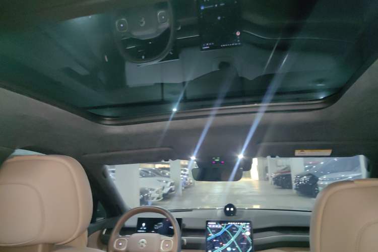 Used Nio ES8 2023 75 kWh Headliner