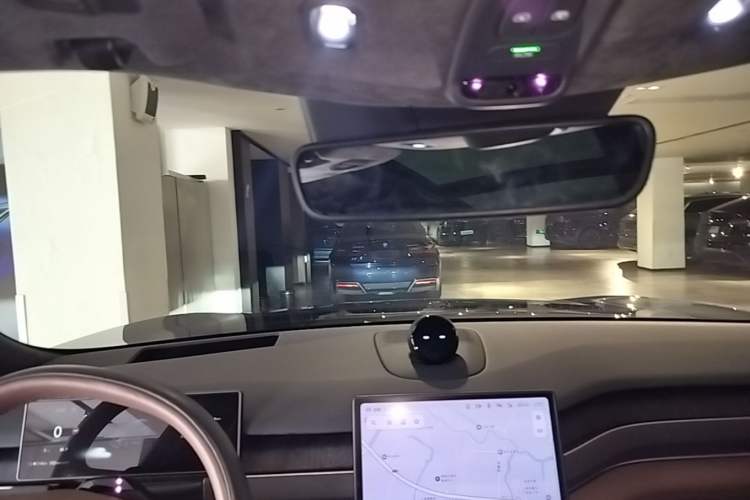 Used Nio ES8 2023 75 kWh Headliner